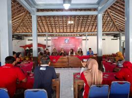 Tim Monev DIY Serahkan Pendamping Kalurahan Budaya ke Sidoharjo